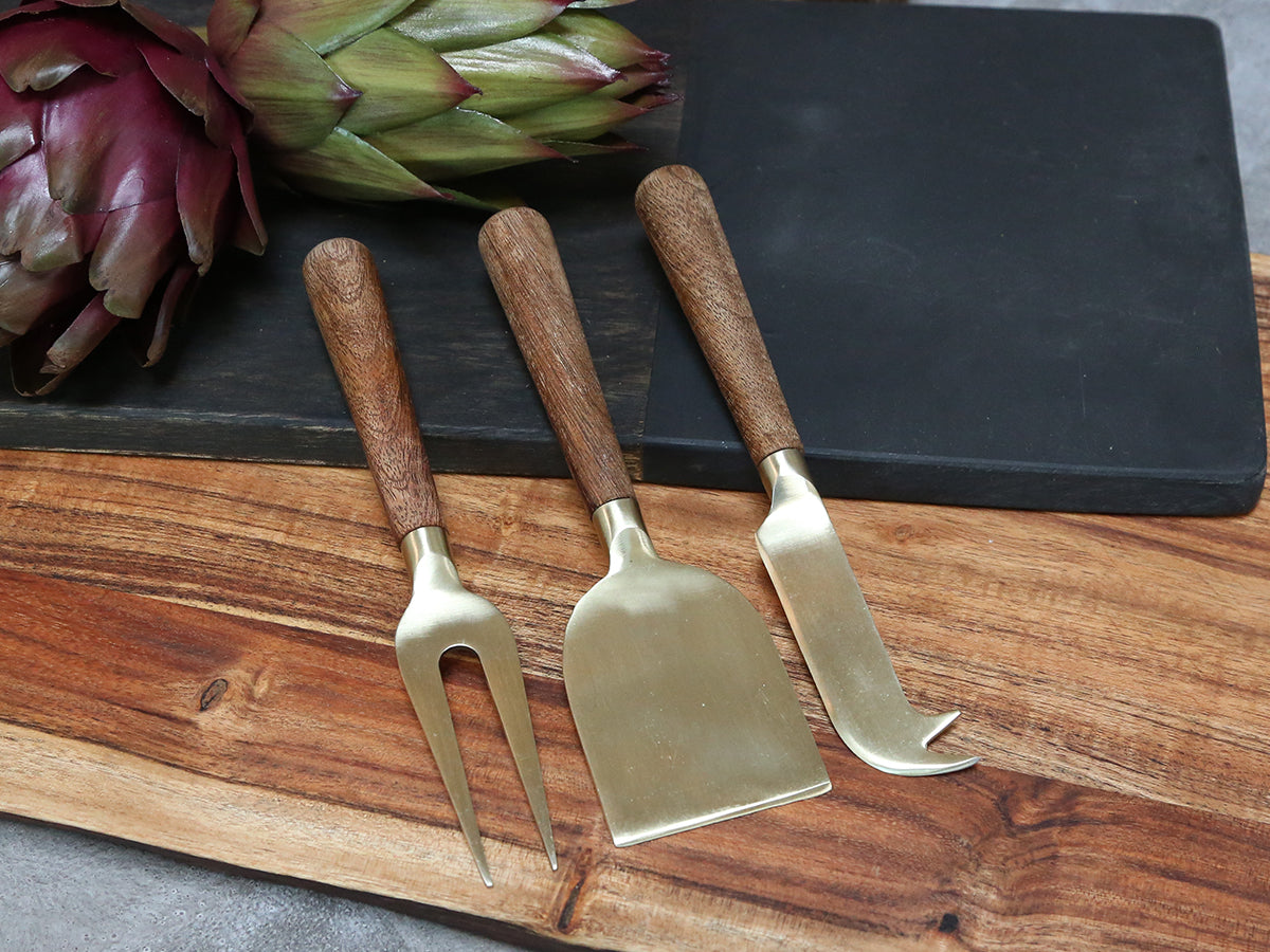 Cheeseknives with wooden handle set of 3